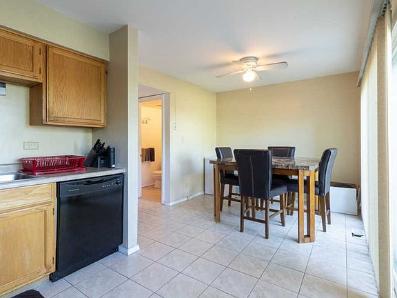 3rd image of 2223 Windsor Ln