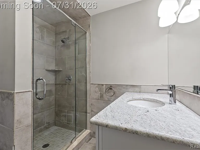 1592 Lone Pine Rd — Photo 24