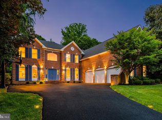 10248 Brittenford Dr, Vienna, VA 22182