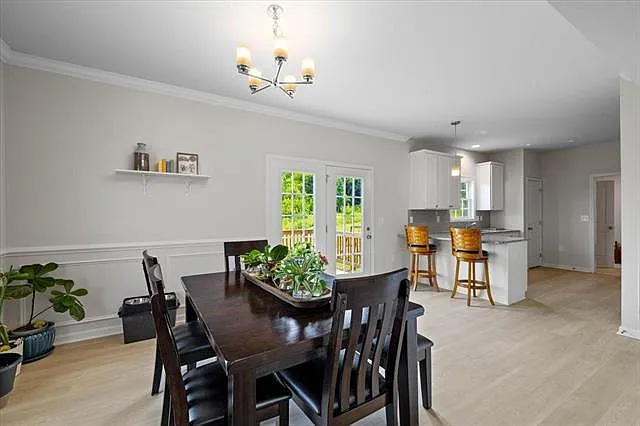 990 Holland Loop — Photo 4
