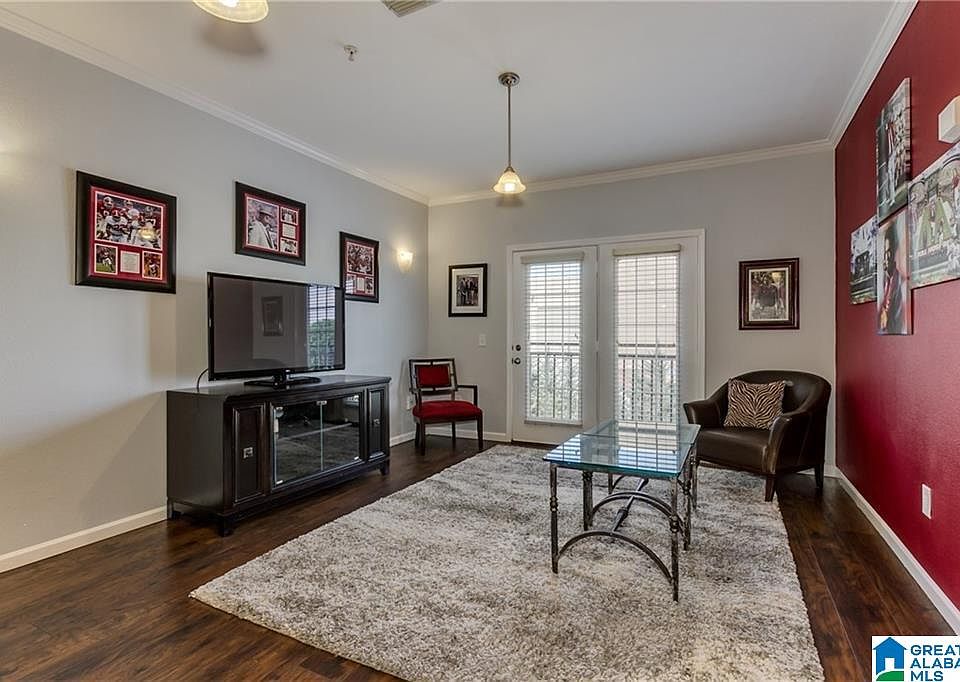 1st image of 1901 5th Ave #1207