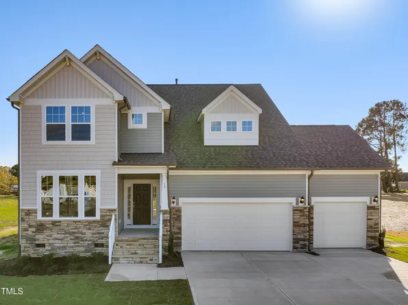 16 Little Branch Dr, Lillington, NC 27546
