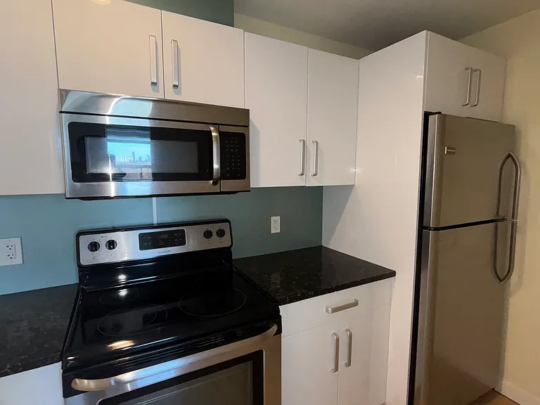 249 S 49th St #214 — Photo 2