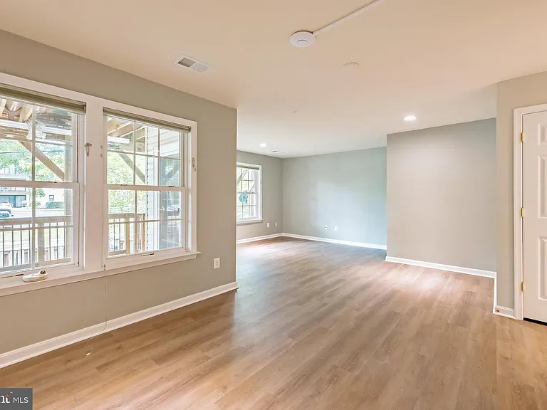 3385 Beechcliff Dr — Photo 36