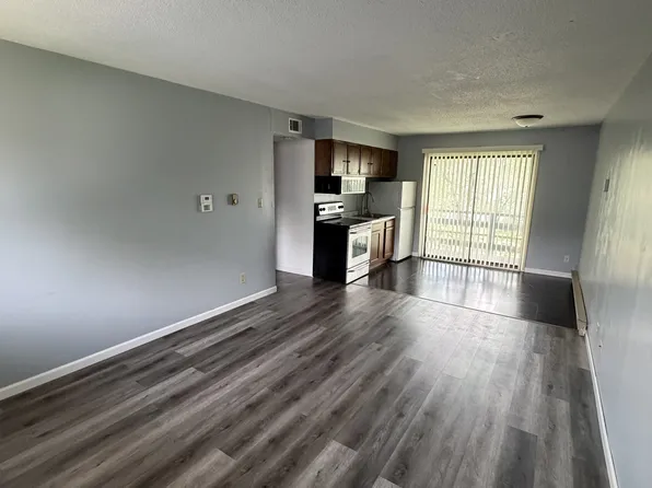 1004 S College St #8, Springfield, IL 62704