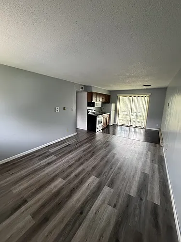 1004 S College St #8 Photo 1