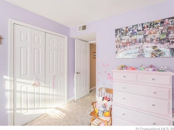 2nd image of 17 Beecher Ln