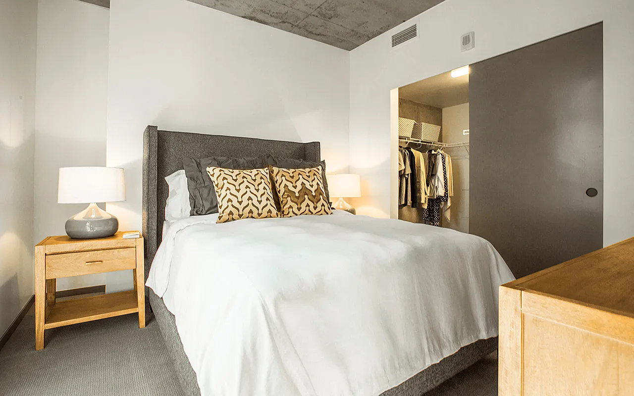 Block 17 Apartments — Photo 4
