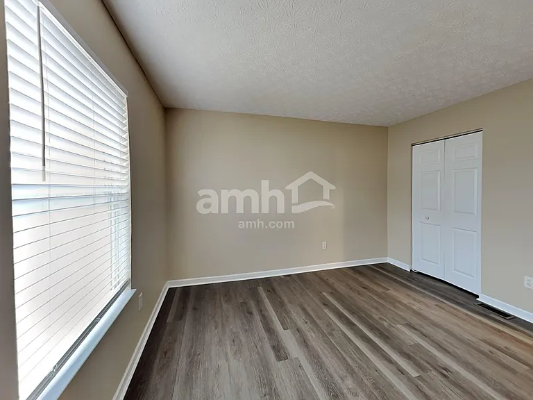 1009 Legacy Ln — Photo 16