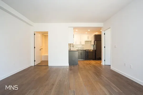 Rented by MNS Marketing | media 23