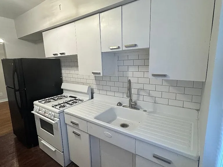 Asmann Apts — Photo 17