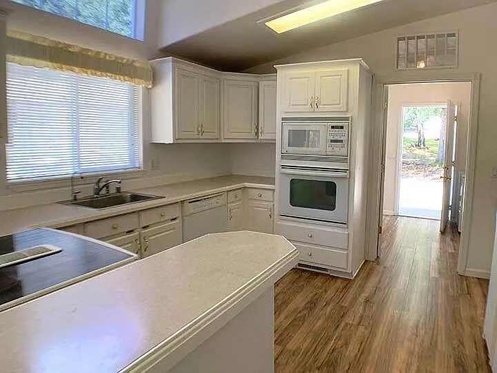 6303 Windlestraw Rd — Photo 4