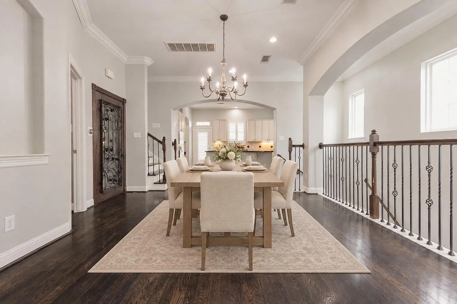 3 bed, 3.5 bath, 2568 sqft, $2,600 — Photo 1