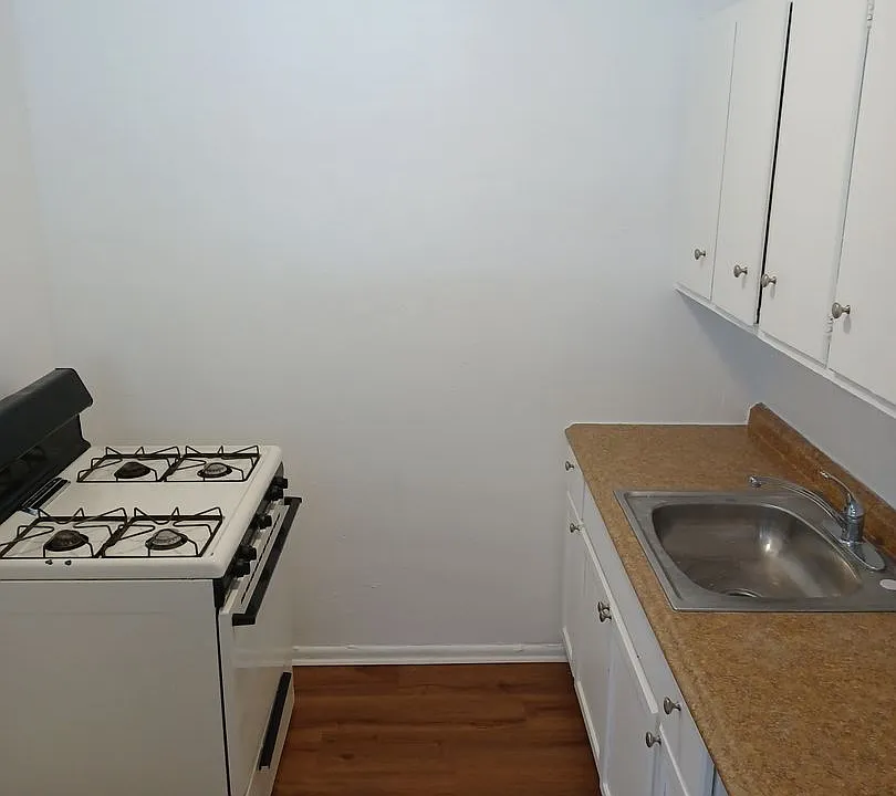 923-927 S Standard Ave