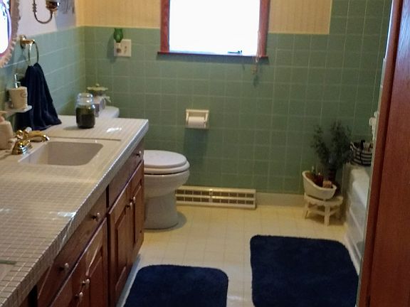 Main bathroom