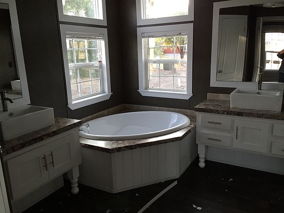 Master Garden Tub
