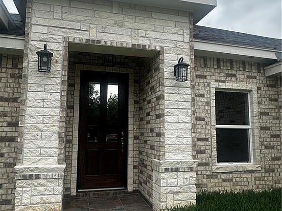 2nd image of 803 Patricia St