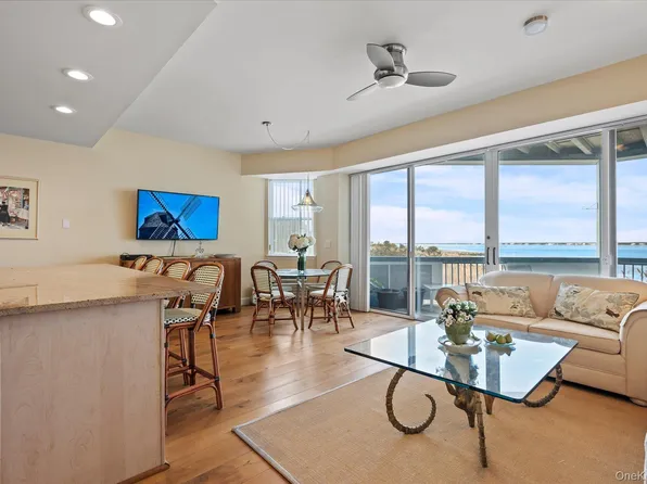 260 Dune Road #89, Westhampton Beach, NY 11978