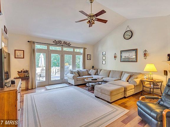 5th image of 251 Oakwood Dr