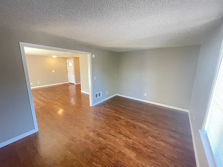 Whitman Park Apartments — Photo 19