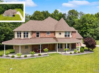 1150 Hearthstone Dr, O Fallon, IL 62269