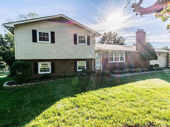 2nd image of 536 Claremoor Ave