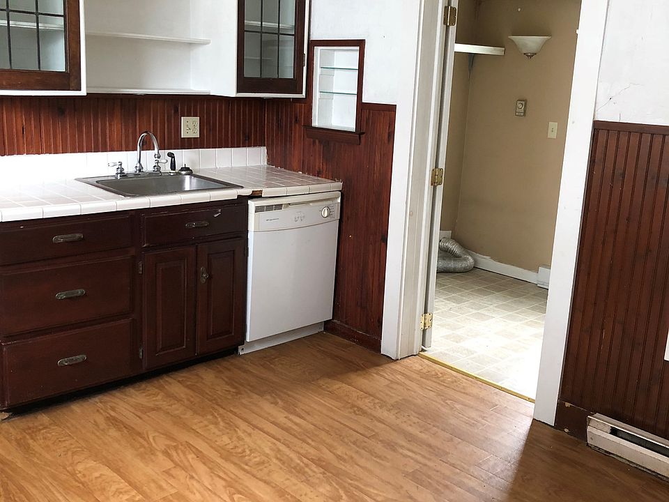 1st image of 80 Sailly Ave #101
