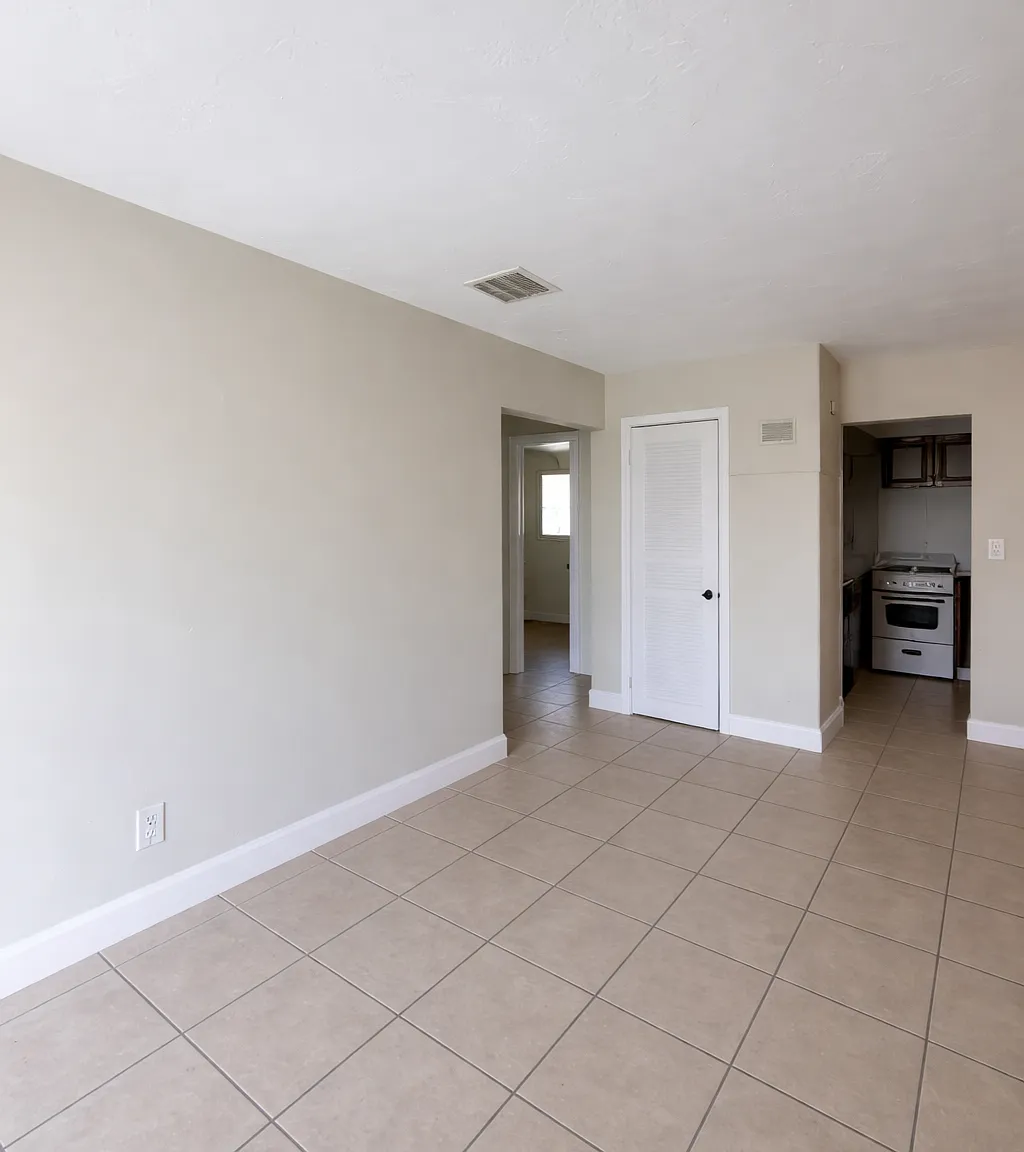 2 bed, 750 sqft, $1,800 — Photo 4