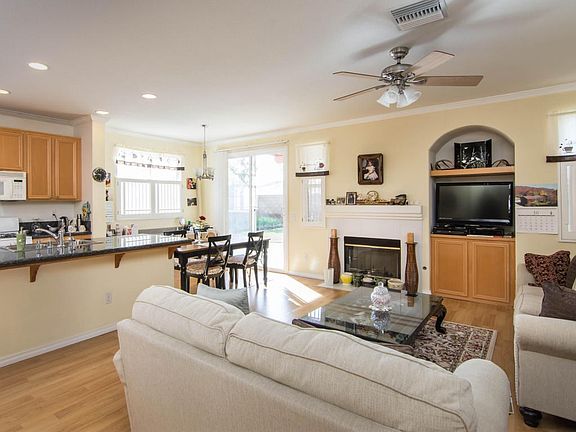 FamilyRoom_Hi-Res-10025712