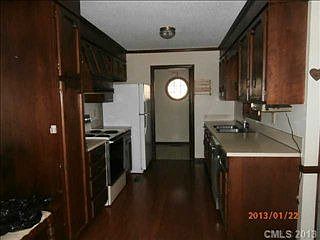 3rd image of 717 Elam St