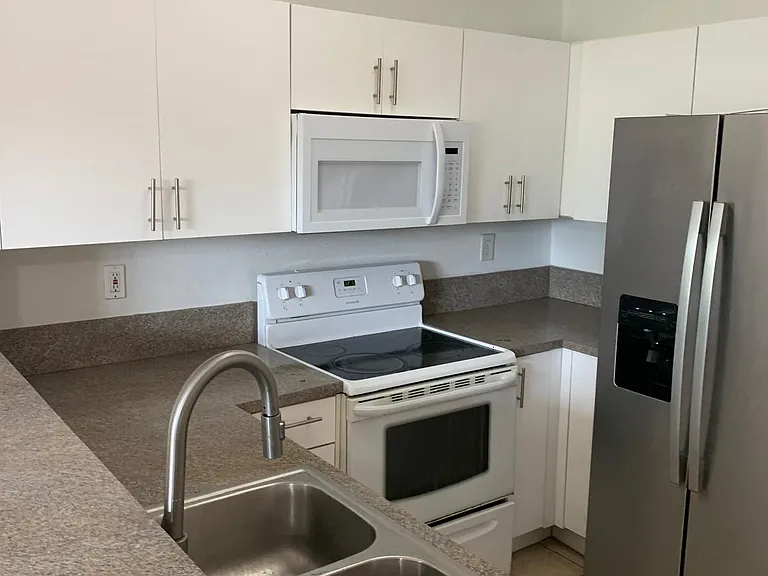 1570 NE 33rd Rd #201 — Photo 30