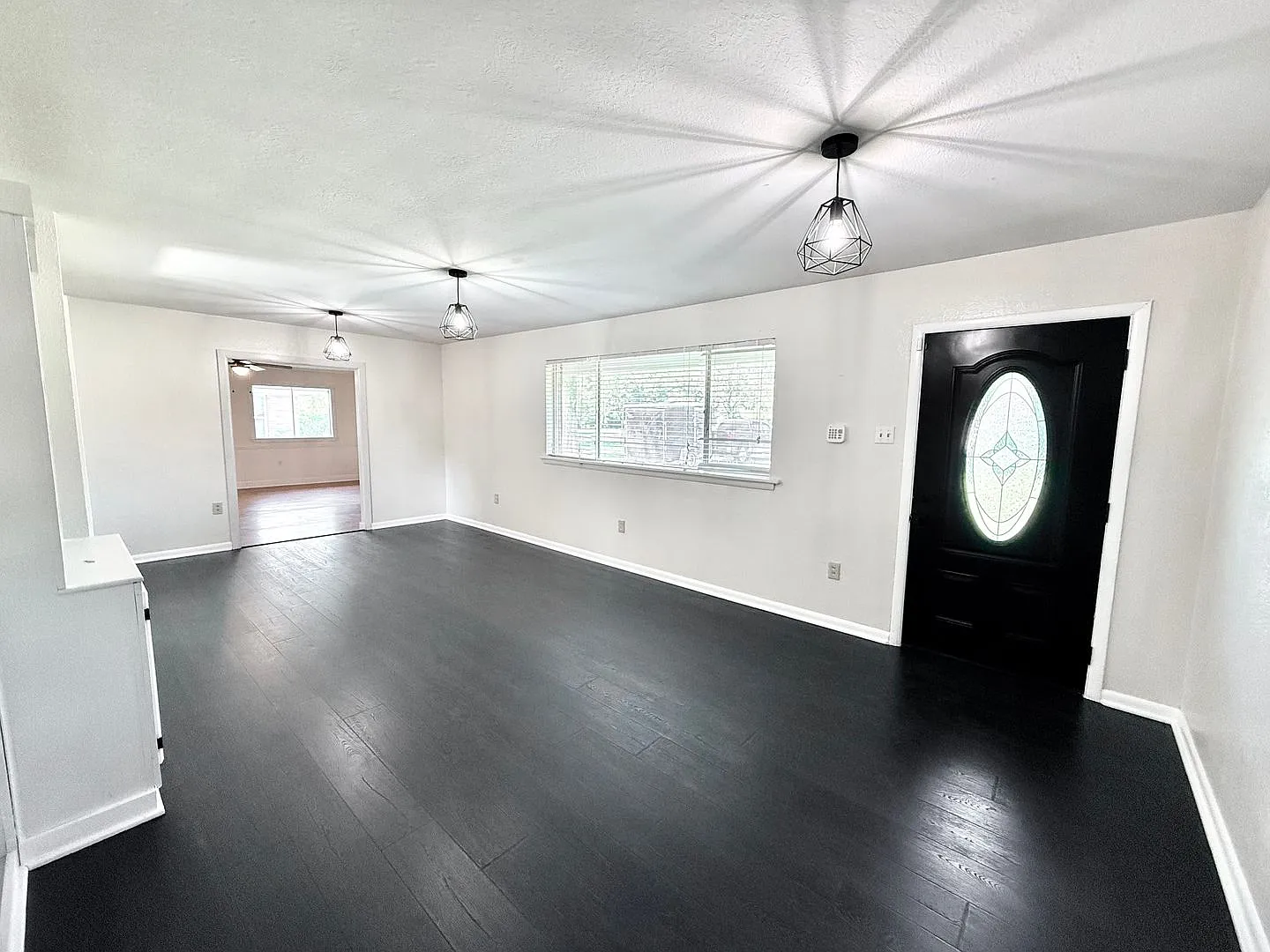 Updated 3 Bed, 2 Bath Broadmoor Home with Workshop & Fenced Yard — Photo 3