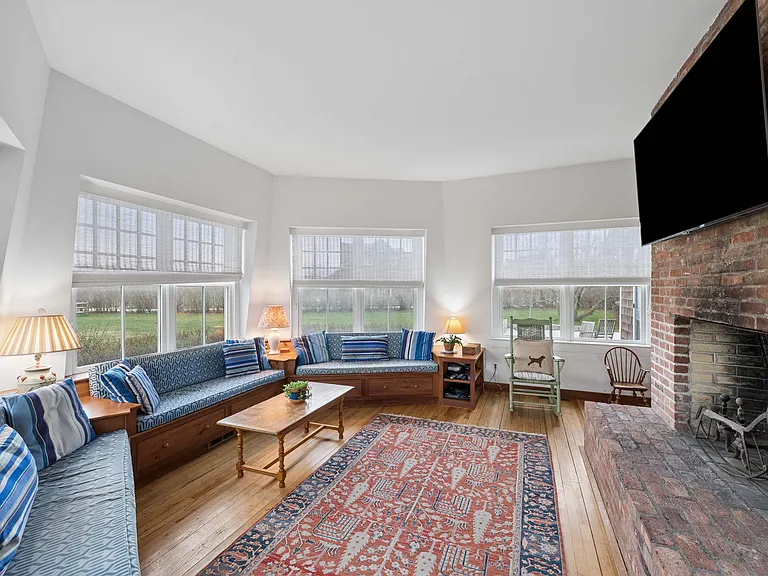 36 Association Rd — Photo 11