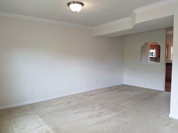 5th image of 2325 Jenny Ln