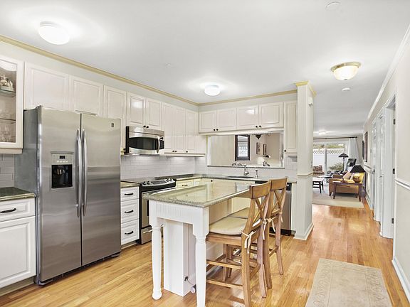 4th image of 51 Forest Ave APT 83
