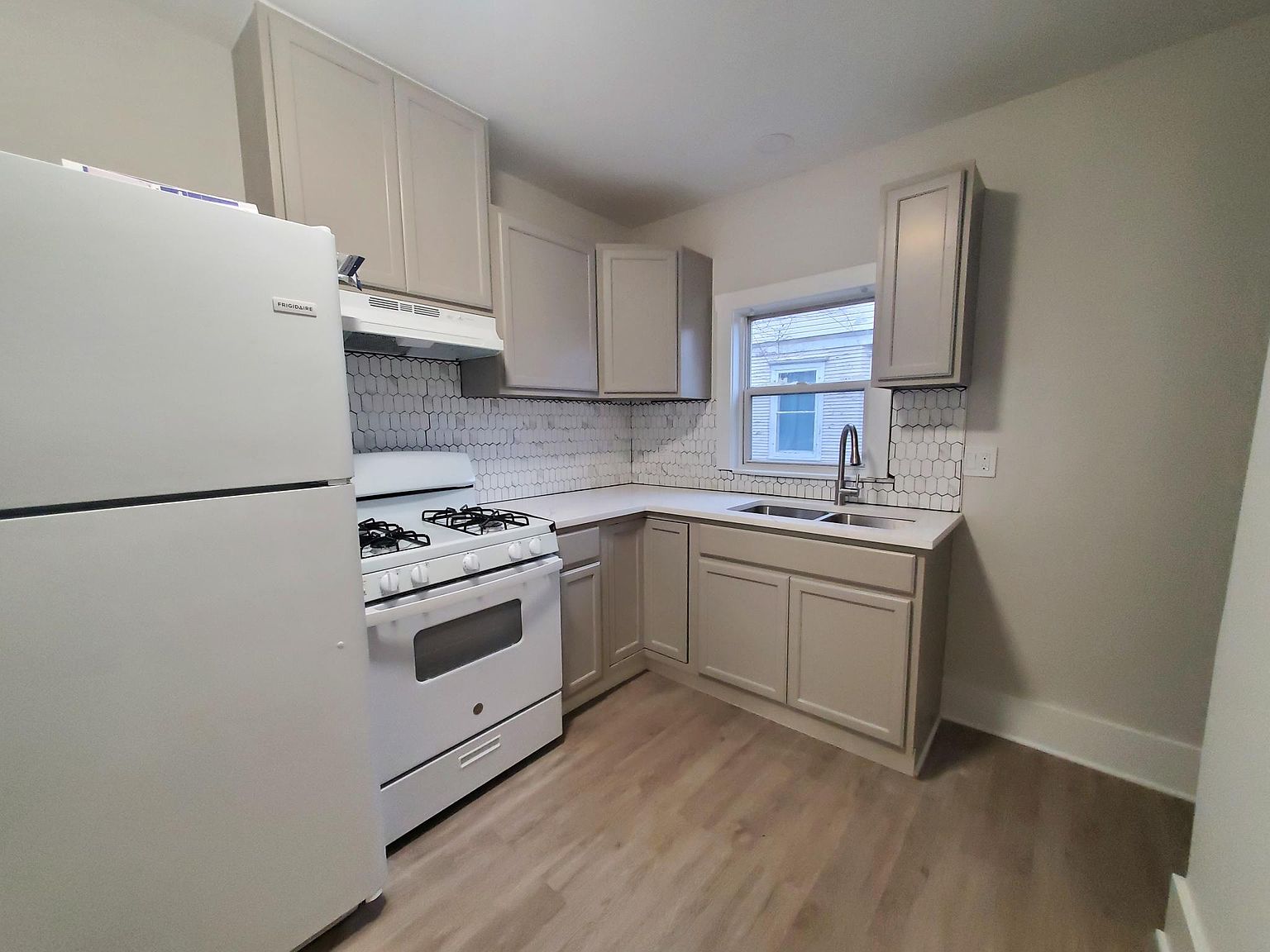 339 Ryerson Ave APT 1, Elgin, IL 60123 Zillow