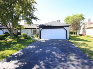 1255 Clematis Dr, Streamwood, IL