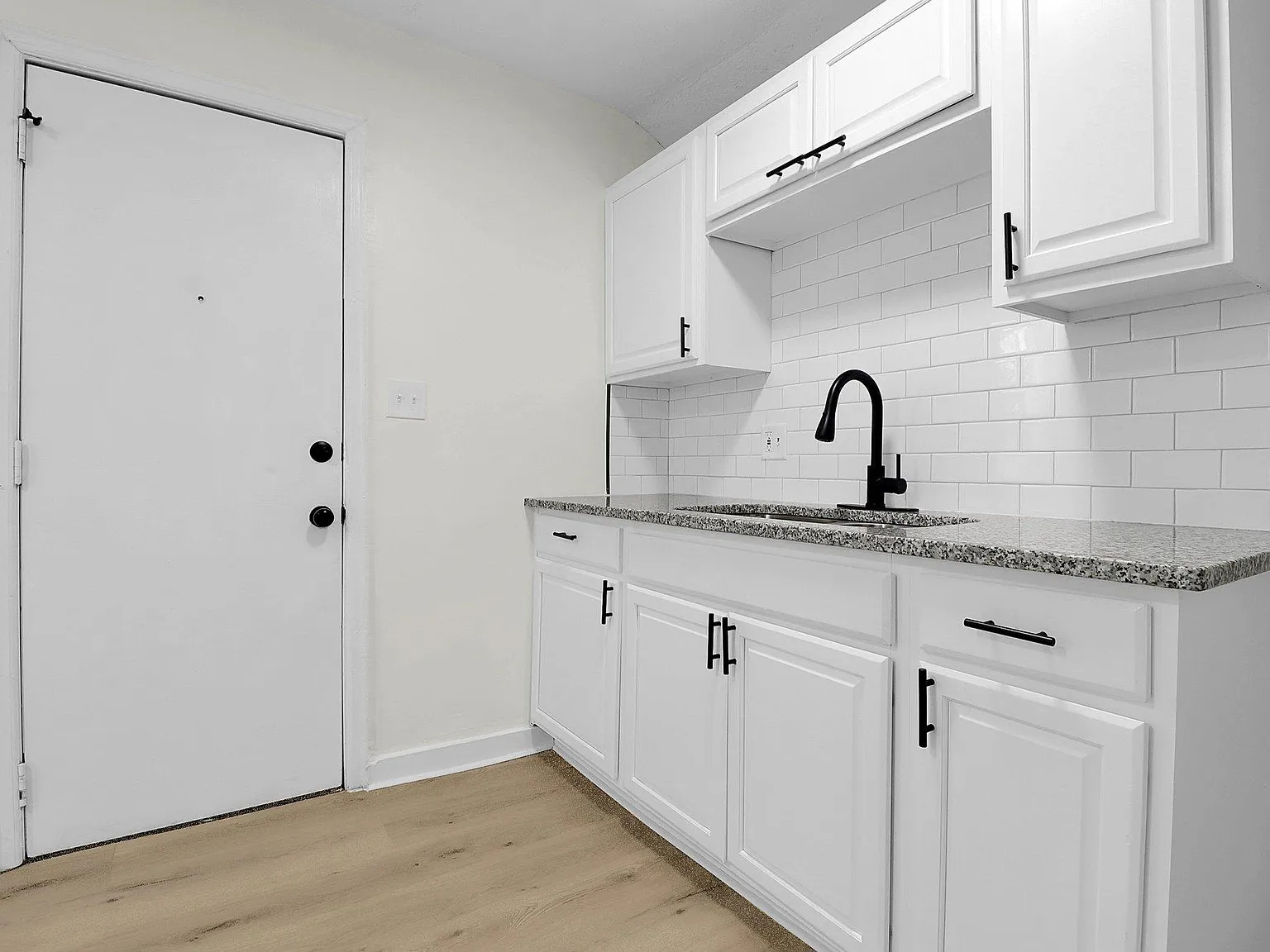 2 bed, 820 sqft, $1,150 — Photo 4