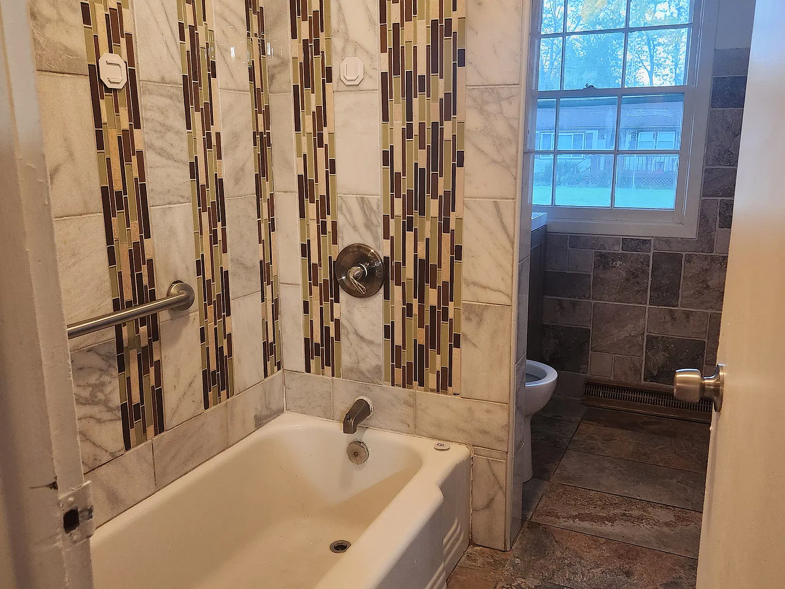 3 bed, 2000 sqft, $1,400 — Photo 4