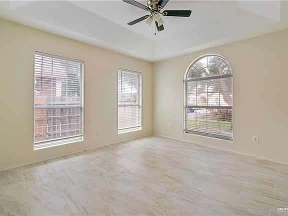 3rd image of 509 E Buchanan Ave