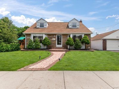 72 Pembrook Drive, Mineola, NY, 11501