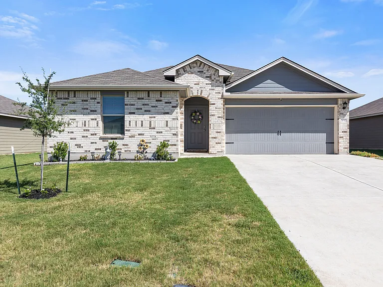 7017 Canadian Dr — Photo 1