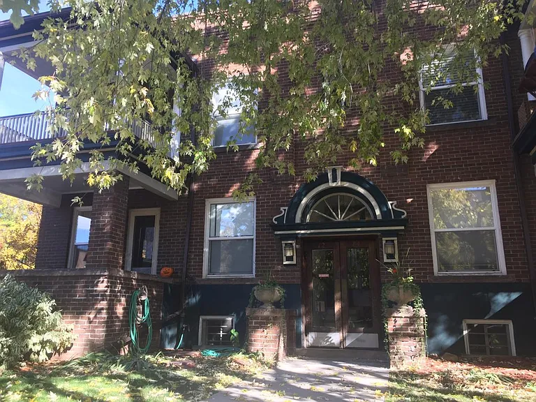 1284 N Columbine St — Photo 1