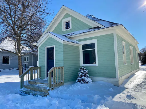 127 E Chicago St, Tabor, SD 57063