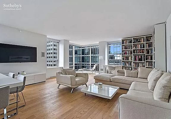 2nd image of 15 W 53rd St #33B