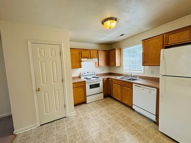 70 Salem Ln — Photo 4