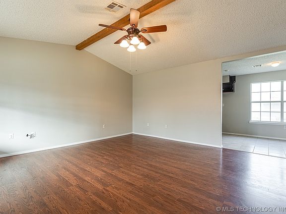 4th image of 500 Harrison Ave