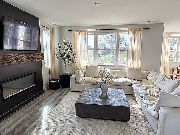 2nd image of 117 Timber Crest Trl