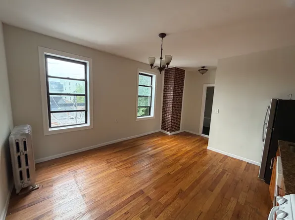 622 Ocean Pkwy #D4, Brooklyn, NY 11218