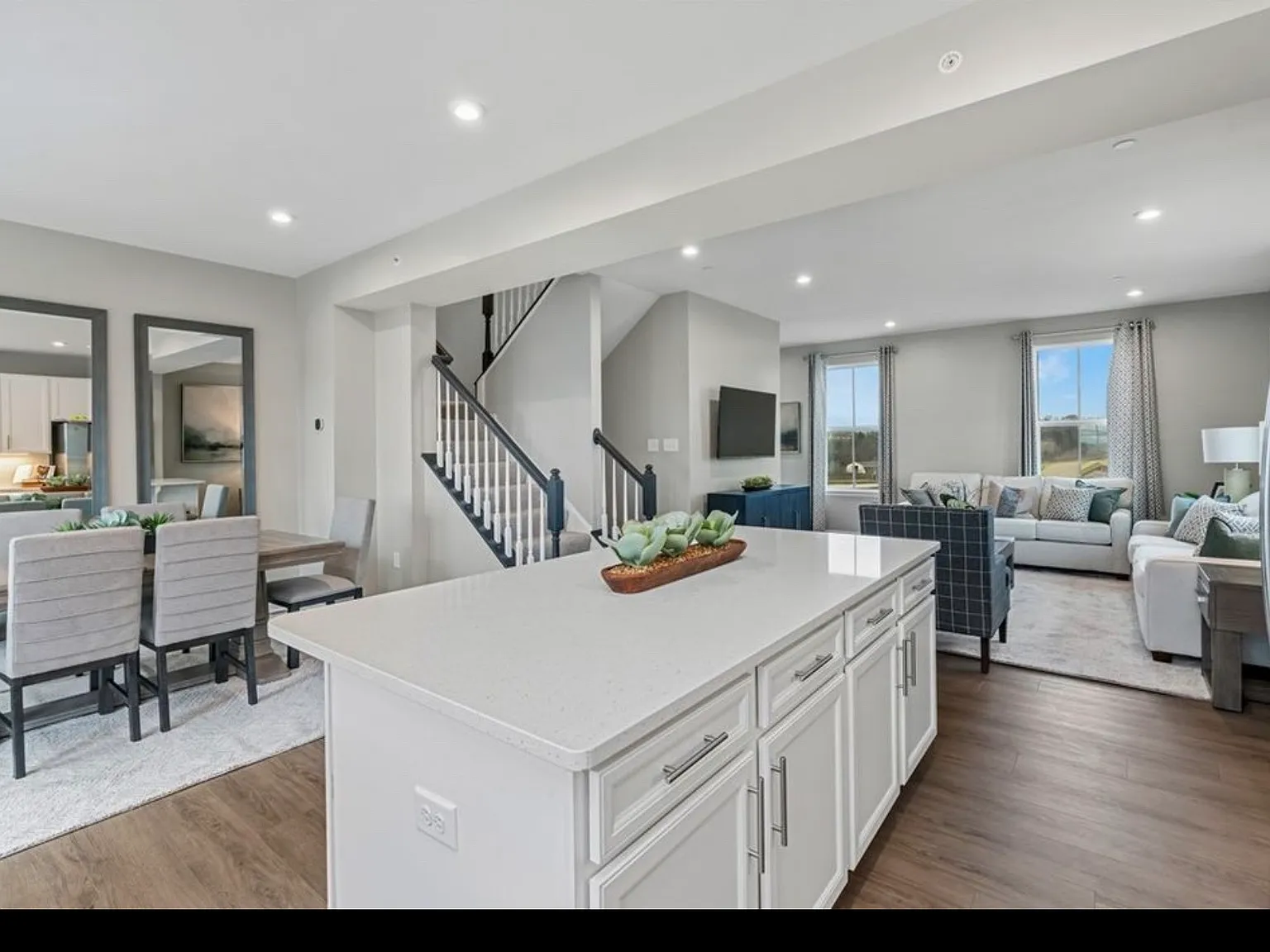 3 bed, 1742 sqft, $2,850 — Photo 3